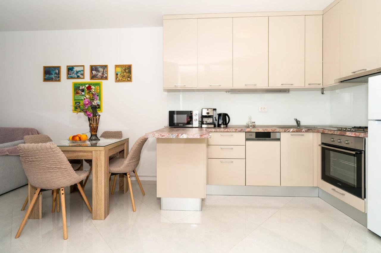 Modern Apartments Sirobuja Split Exterior foto
